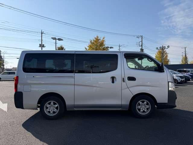 NV350キャラバンバン 2.0 DX ロングボディ 純正メモリーナビゲーション アルミホイール ブレーキサポート 禁煙 助手席エアバック メモリナビ 整備記録簿 キーレスリモコン パワーウインド ワンセグ ETC車載器 ドライブレコーダー AC エアバック PS ナビTV(8枚目)