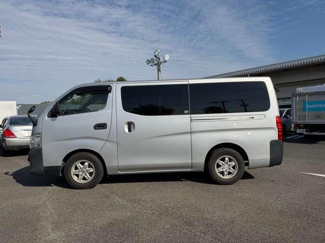NV350キャラバンバン 2.0 DX ロングボディ 純正メモリーナビゲーション アルミホイール ブレーキサポート 禁煙 助手席エアバック メモリナビ 整備記録簿 キーレスリモコン パワーウインド ワンセグ ETC車載器 ドライブレコーダー AC エアバック PS ナビTV(9枚目)