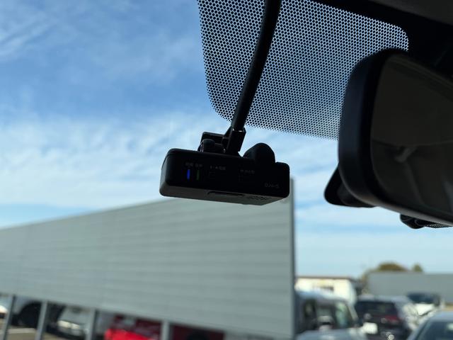 NV350キャラバンバン 2.0 DX ロングボディ 純正メモリーナビゲーション アルミホイール ブレーキサポート 禁煙 助手席エアバック メモリナビ 整備記録簿 キーレスリモコン パワーウインド ワンセグ ETC車載器 ドライブレコーダー AC エアバック PS ナビTV(32枚目)