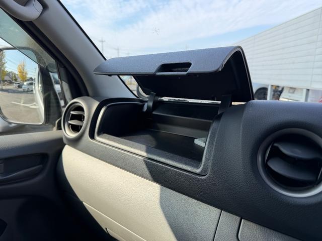 NV350キャラバンバン 2.0 DX ロングボディ 純正メモリーナビゲーション アルミホイール ブレーキサポート 禁煙 助手席エアバック メモリナビ 整備記録簿 キーレスリモコン パワーウインド ワンセグ ETC車載器 ドライブレコーダー AC エアバック PS ナビTV(36枚目)