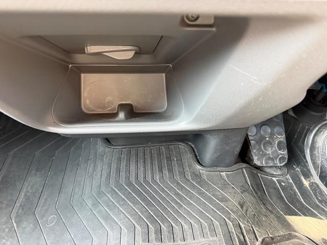 NV350キャラバンバン 2.0 DX ロングボディ 純正メモリーナビゲーション アルミホイール ブレーキサポート 禁煙 助手席エアバック メモリナビ 整備記録簿 キーレスリモコン パワーウインド ワンセグ ETC車載器 ドライブレコーダー AC エアバック PS ナビTV(40枚目)