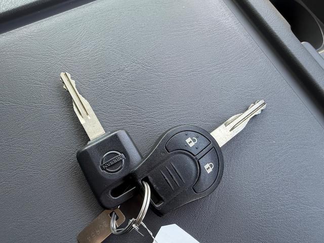 NV350キャラバンバン 2.0 DX ロングボディ 純正メモリーナビゲーション アルミホイール ブレーキサポート 禁煙 助手席エアバック メモリナビ 整備記録簿 キーレスリモコン パワーウインド ワンセグ ETC車載器 ドライブレコーダー AC エアバック PS ナビTV(43枚目)