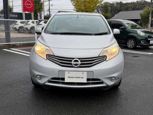 ノート 1.2 X 純正メモリーナビゲーション/TV/インテリジ 禁煙 1オーナー車 記録簿付き スマトキー セキュリティーアラーム キーレス 運転席助手席エアバッグ ナビTV ワンセグ エアコン パワーウィンドウ パワーステアリング ABS メモリーナビ(3枚目)