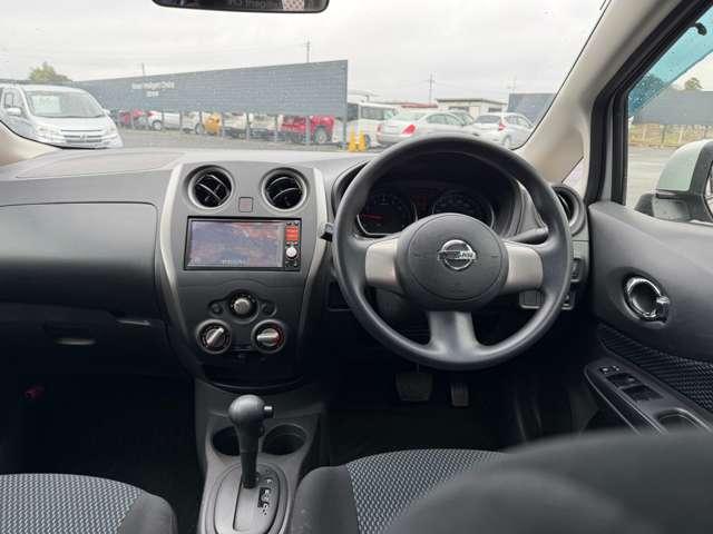 ノート 1.2 X 純正メモリーナビゲーション/TV/インテリジ 禁煙 1オーナー車 記録簿付き スマトキー セキュリティーアラーム キーレス 運転席助手席エアバッグ ナビTV ワンセグ エアコン パワーウィンドウ パワーステアリング ABS メモリーナビ(4枚目)