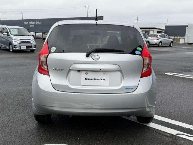 ノート 1.2 X 純正メモリーナビゲーション/TV/インテリジ 禁煙 1オーナー車 記録簿付き スマトキー セキュリティーアラーム キーレス 運転席助手席エアバッグ ナビTV ワンセグ エアコン パワーウィンドウ パワーステアリング ABS メモリーナビ(5枚目)