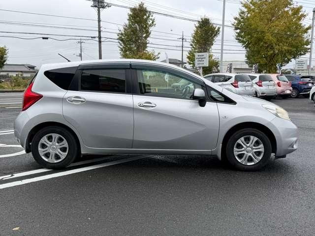 ノート 1.2 X 純正メモリーナビゲーション/TV/インテリジ 禁煙 1オーナー車 記録簿付き スマトキー セキュリティーアラーム キーレス 運転席助手席エアバッグ ナビTV ワンセグ エアコン パワーウィンドウ パワーステアリング ABS メモリーナビ(8枚目)