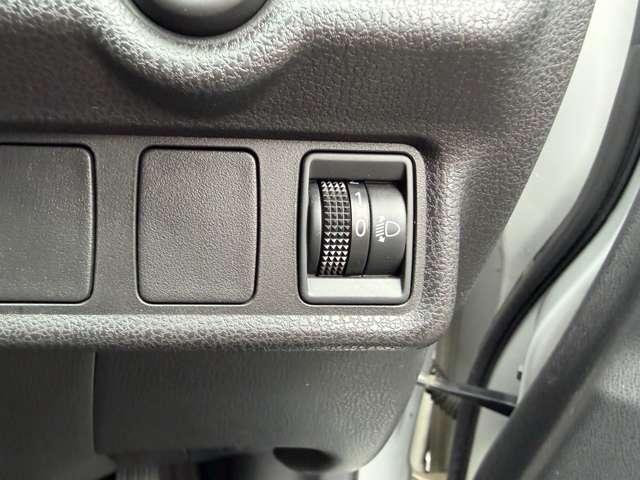 ノート 1.2 X 純正メモリーナビゲーション/TV/インテリジ 禁煙 1オーナー車 記録簿付き スマトキー セキュリティーアラーム キーレス 運転席助手席エアバッグ ナビTV ワンセグ エアコン パワーウィンドウ パワーステアリング ABS メモリーナビ(20枚目)