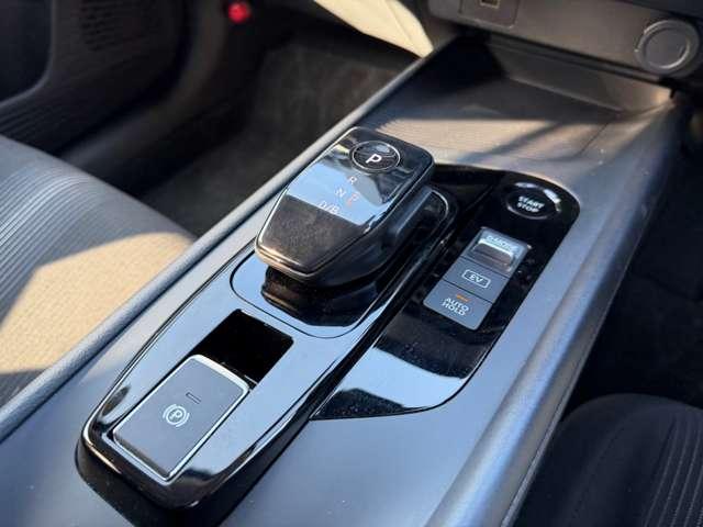 ノート 1.2 X 純正メモリーナビゲーション/フルセグTV/ア リアカメラ 衝突被害軽減ブレ-キ 全方位カメラ 禁煙車 LEDヘッドライト インテリジェントキー 整備記録簿 盗難防止システム ワンセグTV TVナビ サイドカメラ メモリーナビ パワーウィンドウ(17枚目)