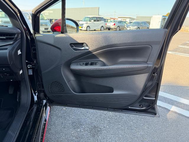 オーラ 1.2 NISMO 純正メモリーナビゲーション/プロパイロッ エマブレ 禁煙 インテリキー ETC ドラレコ 車線逸脱警報 ワンセグ キーフリーシステム ダブルエアバック 定期点検記録簿 アルミホイール 運転席エアバッグ メモリーナビ ナビTV ABS(27枚目)