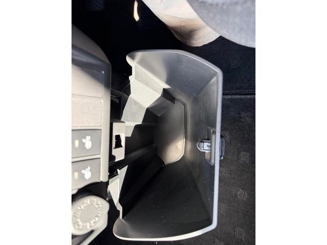 ルーミー 1.0 カスタム G-T 純正メモリーナビゲーション/ 助手席エアバック 禁煙 両側オートスライドドア スマートキープッシュスタート LEDライト クルコン ワンセグテレビ 点検記録簿 ETC付 アルミホイール キーレス ドラレコ ナビ&TV エアバッグ(35枚目)