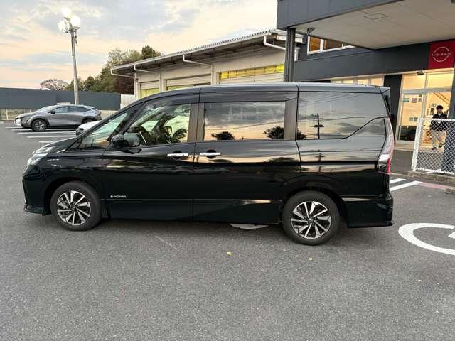 セレナ 1.2 e-POWER ハイウェイスター V 純正メモリーナビゲーション/フルセグTV/後 360°カメラ エマジェンシーブレーキ パーキングアシスト スマキー バックカメラ 禁煙 LED レーンアシスト 点検記録簿付 ドラレコ イモビ サイドカーテンエアバック フルオートエアコン ナビTV(9枚目)