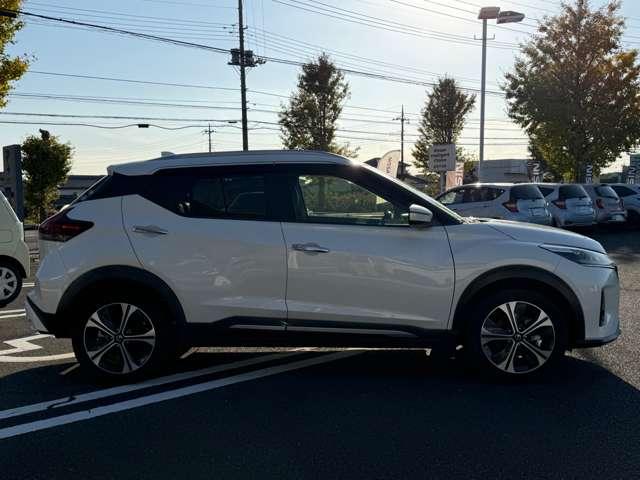 キックス 1.2 X (e-POWER) 純正メモリーナビゲーション/フルセグTV/バ ナビ&TV 追従クルコン スマートキー LEDヘッド レーンアシスト パワーステアリング 禁煙車 盗難防止システム ドライブレコーダー ETC 整備記録簿有 メモリーナビ サイドエアバッグ アルミ(6枚目)