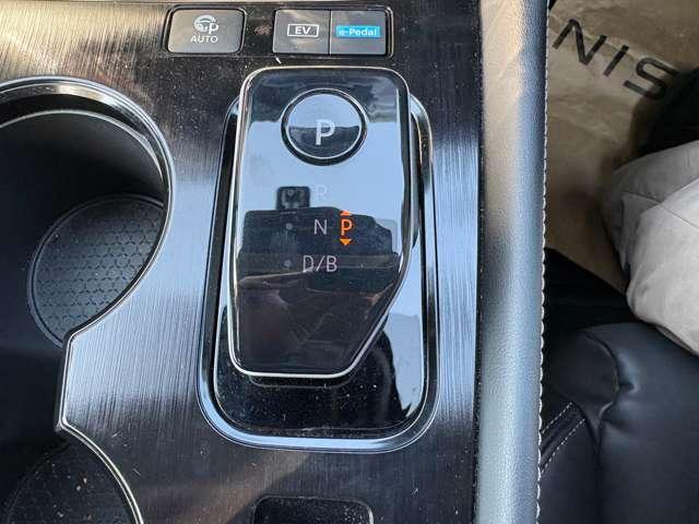 エクストレイル 1.5 G e-4ORCE 4WD 純正メモリーナビゲーション/フルセグTV/ア 1オーナー パークアシスト 禁煙 LEDヘッドランプ ナビTV スマートキー レーダークルーズ LKA キーフリー ETC 4WD アルミホイール メモリーナビ 記録簿 バックカメラ サイドカメラ(17枚目)