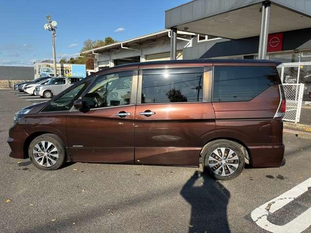 セレナ ２．０　ハイウェイスター　純正メモリーナビゲーション／フルセグＴＶ／ア　スマートキー＆プッシュスタート　メモリーナビゲーション　ＬＥＤ　キーレス　禁煙　ナビＴＶ　点検記録簿　ＥＴＣ車載器　ダブルエアバック　ワンセグテレビ　アルミホイル　ＡＢＳ　ドライブレコーダー　エアコン（8枚目）