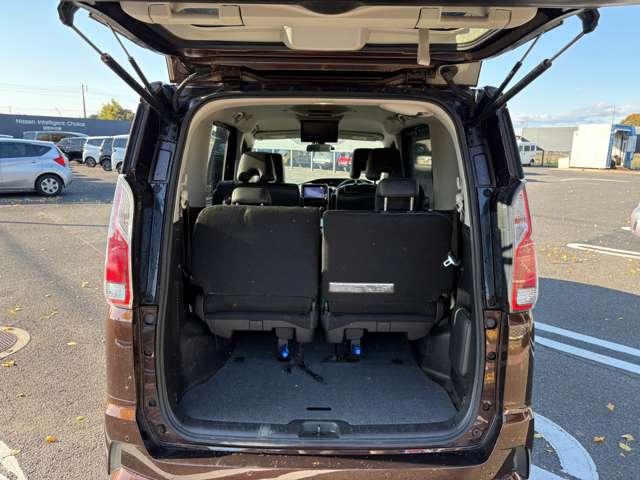 セレナ ２．０　ハイウェイスター　純正メモリーナビゲーション／フルセグＴＶ／ア　スマートキー＆プッシュスタート　メモリーナビゲーション　ＬＥＤ　キーレス　禁煙　ナビＴＶ　点検記録簿　ＥＴＣ車載器　ダブルエアバック　ワンセグテレビ　アルミホイル　ＡＢＳ　ドライブレコーダー　エアコン（10枚目）