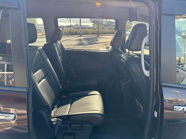 セレナ ２．０　ハイウェイスター　純正メモリーナビゲーション／フルセグＴＶ／ア　スマートキー＆プッシュスタート　メモリーナビゲーション　ＬＥＤ　キーレス　禁煙　ナビＴＶ　点検記録簿　ＥＴＣ車載器　ダブルエアバック　ワンセグテレビ　アルミホイル　ＡＢＳ　ドライブレコーダー　エアコン（11枚目）