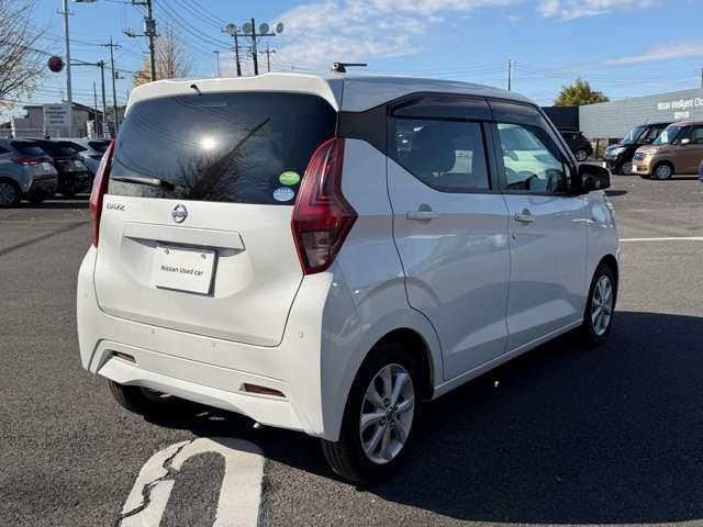 デイズ ６６０　Ｘ　社外ＣＤデッキ／インテリジェントキー／オート　踏み間違え防止　禁煙　スマートキー　バックカメラ　アイドリングストップ　キーレス　フルオートエアコン　ＷＡＢ　記録簿　運転席エアバック　サイドエアバッグ　ＰＳ　アルミホイール　ＡＢＳ　パワーウィンドウ（2枚目）