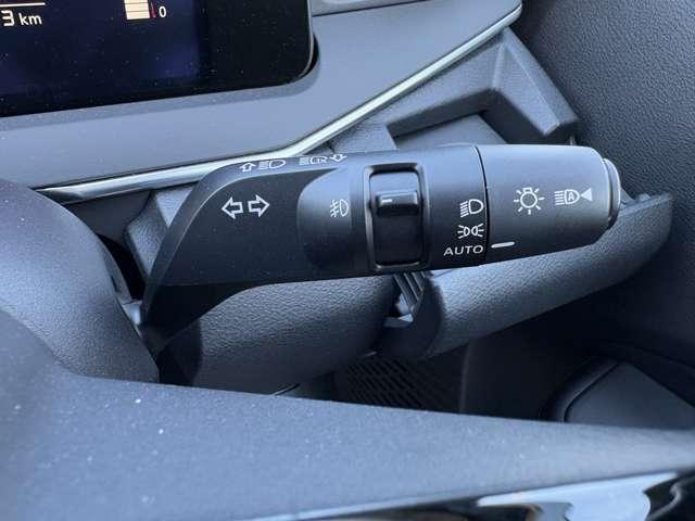 ノート １．２　Ｘ　純正メモリーナビゲーション／フルセグＴＶ／ア　リアカメラ　衝突被害軽減ブレ－キ　全方位カメラ　ＥＴＣ付　禁煙車　ＬＥＤヘッドライト　インテリジェントキー　ドラレコ　整備記録簿　盗難防止システム　ワンセグＴＶ　ＴＶナビ　サイドカメラ　メモリーナビ（18枚目）