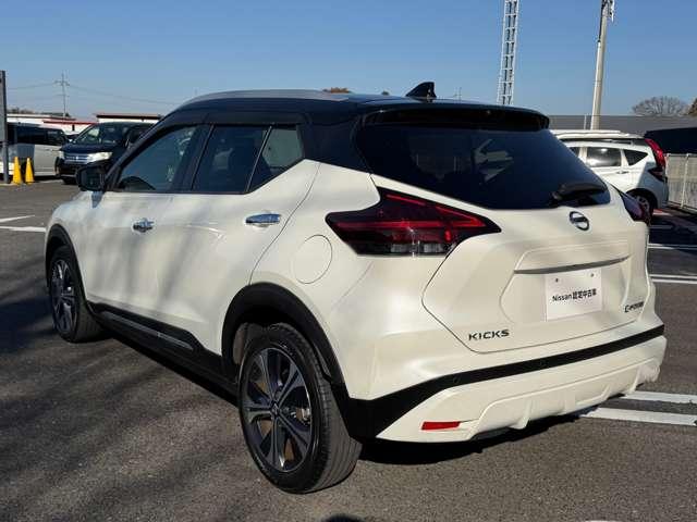 キックス １．２　Ｘ　（ｅ－ＰＯＷＥＲ）　社外メモリーナビゲーション／ＴＶ／アラウンド　ナビ＆ＴＶ　追従クルコン　スマートキー　ＬＥＤヘッド　レーンアシスト　パワーステアリング　禁煙車　盗難防止システム　ＥＴＣ　整備記録簿有　メモリーナビ　サイドエアバッグ　アルミ　ＡＡＣ　キーレス（9枚目）