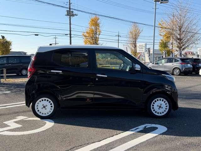 デイズ ６６０　ボレロ　純正ナビゲーション／フルセグＴＶ／アラウンド　全周囲モニター　禁煙車　メモリーナビ　ドライブレコーダー　フルオートエアコン　スマートキー　Ｗエアバック　アイドリングストップ　ＥＴＣ　衝突回避支援（6枚目）