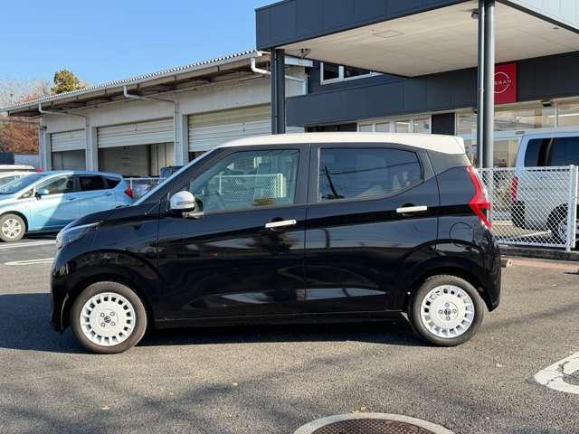 デイズ ６６０　ボレロ　純正ナビゲーション／フルセグＴＶ／アラウンド　全周囲モニター　禁煙車　メモリーナビ　ドライブレコーダー　フルオートエアコン　スマートキー　Ｗエアバック　アイドリングストップ　ＥＴＣ　衝突回避支援（7枚目）