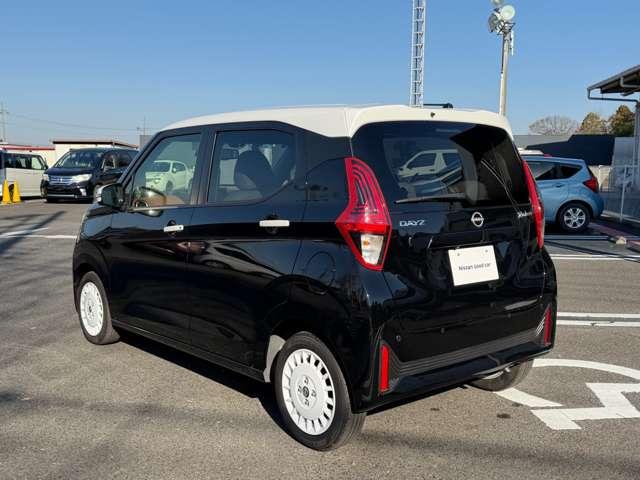 デイズ ６６０　ボレロ　純正ナビゲーション／フルセグＴＶ／アラウンド　全周囲モニター　禁煙車　メモリーナビ　ドライブレコーダー　フルオートエアコン　スマートキー　Ｗエアバック　アイドリングストップ　ＥＴＣ　衝突回避支援（9枚目）