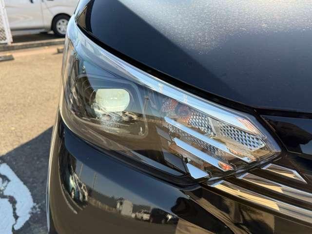 デイズ ６６０　ボレロ　純正ナビゲーション／フルセグＴＶ／アラウンド　全周囲モニター　禁煙車　メモリーナビ　ドライブレコーダー　フルオートエアコン　スマートキー　Ｗエアバック　アイドリングストップ　ＥＴＣ　衝突回避支援（20枚目）