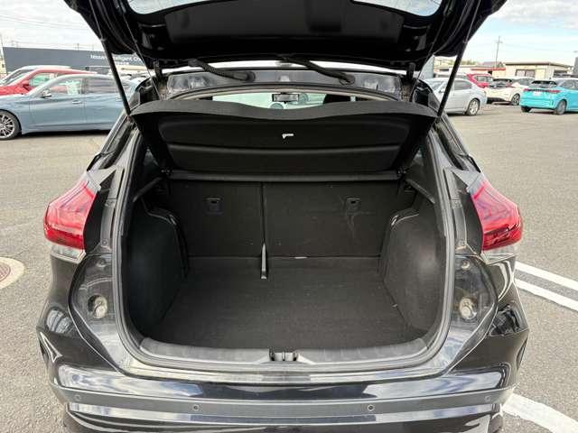 バックドアが大きく開くので荷物の積み下ろしが楽にできます！