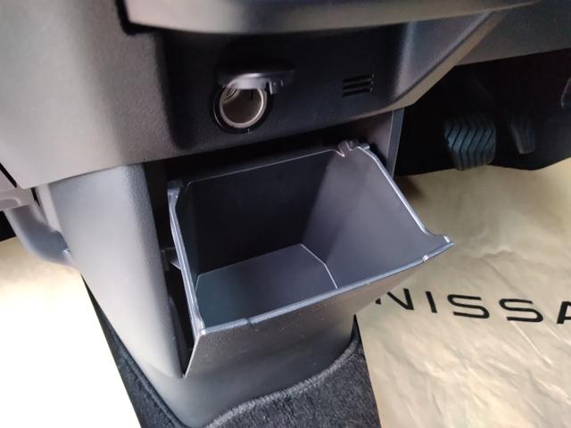 ルークス ハイウェイスターGターボプロパイロットエディション プロパイロット 純正9インチナビ 全周囲カメラ 両側電動スライドドア(ハンズフリー機能付き) ETC ドラレコ LEDヘッドライト&フォグ エマブレ 車線逸脱 踏み間違い 障害物ソナー SOSスイッチ(18枚目)