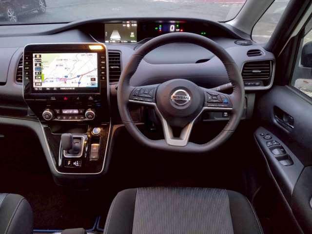 セレナ 1.2 e-POWER ハイウェイスター V 純正10インチナビ 純正11インチ後席モニタ 360°カメラ エマジェンシーブレーキ 1オナ スマキー バックカメラ 禁煙 LED レーンアシスト 点検記録簿付 ETC ドラレコ イモビ サイドカーテンエアバック フルオートエアコン エアバック(4枚目)