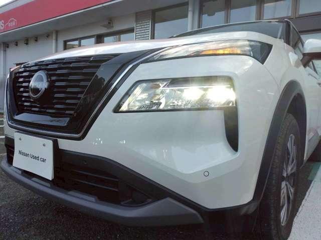 エクストレイル X e-4ORCE エクストリーマーX 当社試乗車を販売 4WD プロパイロット 純正12.3インチナビ 全周囲カメラ LEDヘッドライト&フォグ リヤフォグ 電動シート 前後シートヒーター ステアヒーター 電動リヤゲート SOSスイッチ(20枚目)