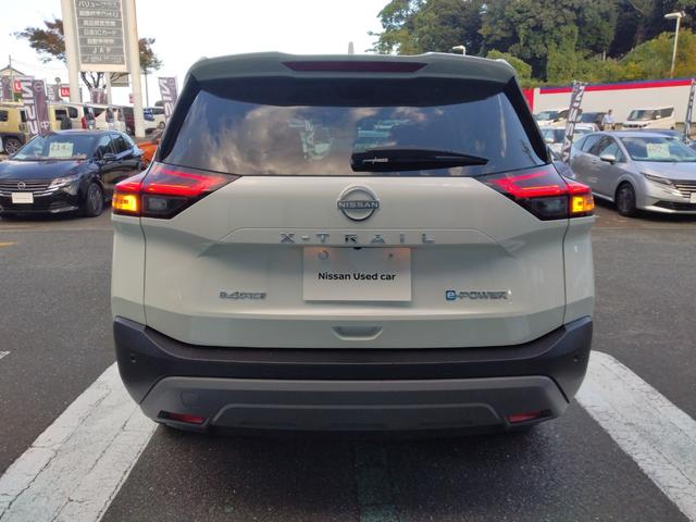 エクストレイル X e-4ORCE エクストリーマーX 当社試乗車を販売 4WD プロパイロット 純正12.3インチナビ 全周囲カメラ LEDヘッドライト&フォグ リヤフォグ 電動シート 前後シートヒーター ステアヒーター 電動リヤゲート SOSスイッチ(22枚目)