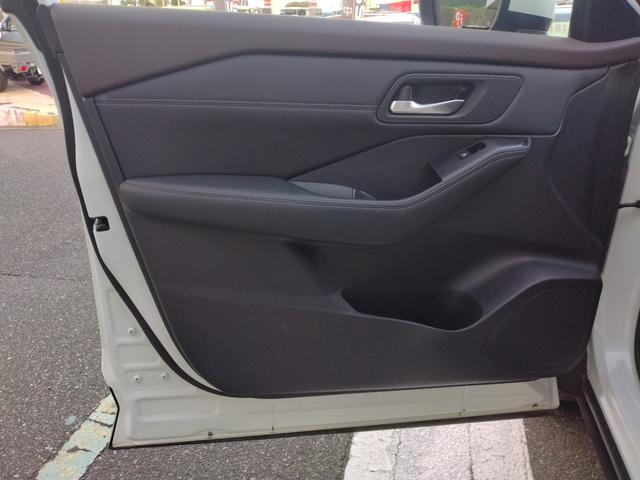 エクストレイル X e-4ORCE エクストリーマーX 当社試乗車を販売 4WD プロパイロット 純正12.3インチナビ 全周囲カメラ LEDヘッドライト&フォグ リヤフォグ 電動シート 前後シートヒーター ステアヒーター 電動リヤゲート SOSスイッチ(31枚目)