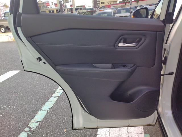 エクストレイル X e-4ORCE エクストリーマーX 当社試乗車を販売 4WD プロパイロット 純正12.3インチナビ 全周囲カメラ LEDヘッドライト&フォグ リヤフォグ 電動シート 前後シートヒーター ステアヒーター 電動リヤゲート SOSスイッチ(33枚目)