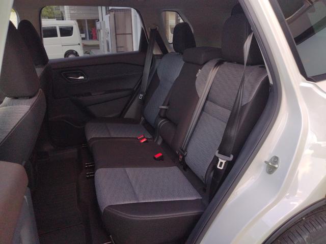 エクストレイル X e-4ORCE エクストリーマーX 当社試乗車を販売 4WD プロパイロット 純正12.3インチナビ 全周囲カメラ LEDヘッドライト&フォグ リヤフォグ 電動シート 前後シートヒーター ステアヒーター 電動リヤゲート SOSスイッチ(37枚目)