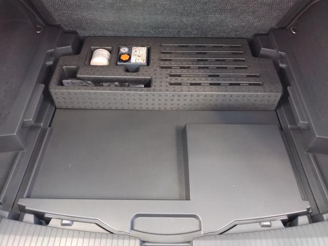 エクストレイル X e-4ORCE エクストリーマーX 当社試乗車を販売 4WD プロパイロット 純正12.3インチナビ 全周囲カメラ LEDヘッドライト&フォグ リヤフォグ 電動シート 前後シートヒーター ステアヒーター 電動リヤゲート SOSスイッチ(42枚目)