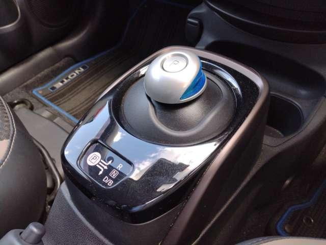 ノート e-パワー メダリスト 車間距離レーダー付オートクルーズ 純正ナビMM318D-W アラウンドビューモニター ドラレコ ETC インテリルームミラー LEDヘッドライト&フォグ オートエアコン ドライブモードセレクトスイッチ(7枚目)