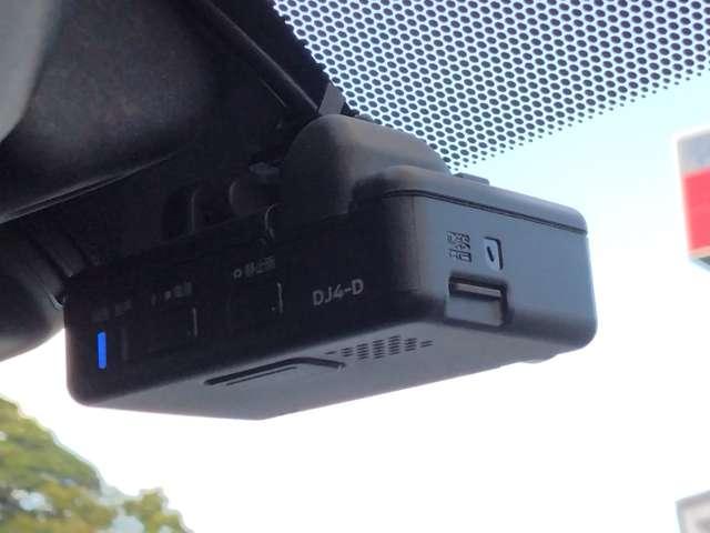 ノート e-パワー メダリスト 車間距離レーダー付オートクルーズ 純正ナビMM318D-W アラウンドビューモニター ドラレコ ETC インテリルームミラー LEDヘッドライト&フォグ オートエアコン ドライブモードセレクトスイッチ(10枚目)