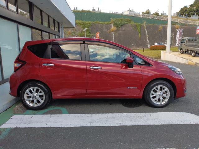 ノート e-パワー メダリスト 車間距離レーダー付オートクルーズ 純正ナビMM318D-W アラウンドビューモニター ドラレコ ETC インテリルームミラー LEDヘッドライト&フォグ オートエアコン ドライブモードセレクトスイッチ(26枚目)