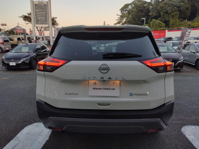 障害物ソナーで障害物等への接近をおしらせします