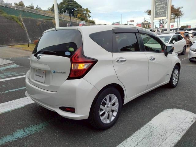 ノート e-パワー メダリスト 限定 独自企画 特 価 販 売 E-POWERメダリスト LEDヘッドライト&フォグ オートエアコン エマブレ 車線逸脱 ETC インテリキー プッシュスタート 純正アルミホイール(25枚目)