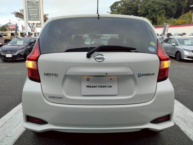 ノート e-パワー メダリスト 限定 独自企画 特 価 販 売 E-POWERメダリスト LEDヘッドライト&フォグ オートエアコン エマブレ 車線逸脱 ETC インテリキー プッシュスタート 純正アルミホイール(26枚目)