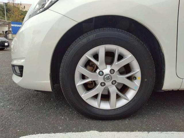 ノート e-パワー メダリスト 限定 独自企画 特 価 販 売 E-POWERメダリスト LEDヘッドライト&フォグ オートエアコン エマブレ 車線逸脱 ETC インテリキー プッシュスタート 純正アルミホイール(46枚目)