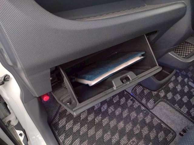 ソリオ ブラック&ホワイトII-DJE 限定 独自企画 特 価 販売 社外ナビ ETC オートエアコン 両側スライドドア(左側電動) シートヒーター HIDヘッドライト フォグランプ プッシュスタート 純正アルミホイール(16枚目)