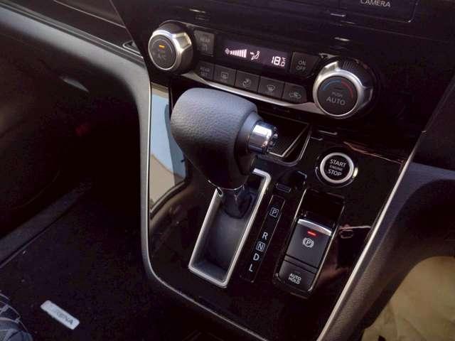 セレナ ハイウェイスターＶ　４ＷＤ　プロパイロット　純正１０インチナビ　アラウンドビューモニター　前後ドラレコ　ＥＴＣ　両側電動スライドドア（ハンズフリー機能付）　ＬＥＤヘッドライト＆フォグ　シートヒーター　オートホールド（7枚目）