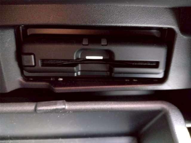 セレナ ハイウェイスターＶ　４ＷＤ　プロパイロット　純正１０インチナビ　アラウンドビューモニター　前後ドラレコ　ＥＴＣ　両側電動スライドドア（ハンズフリー機能付）　ＬＥＤヘッドライト＆フォグ　シートヒーター　オートホールド（12枚目）