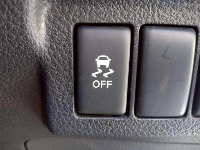 エクストレイル ２．０　２０Ｘｔｔ　４ＷＤ　オートクルーズ　前後シートヒーター　取説記録簿　運転席エアバック　ＡＵＴＯエアコン　ＰＳ　キーレスゴー　アルミホイル　ワンオーナー車　Ｗエアバック　切替４ＷＤ　バックビューモニター　ＰＷ　Ｓキー　ナビ＆ＴＶ　クルコン　メモリーナビ（12枚目）