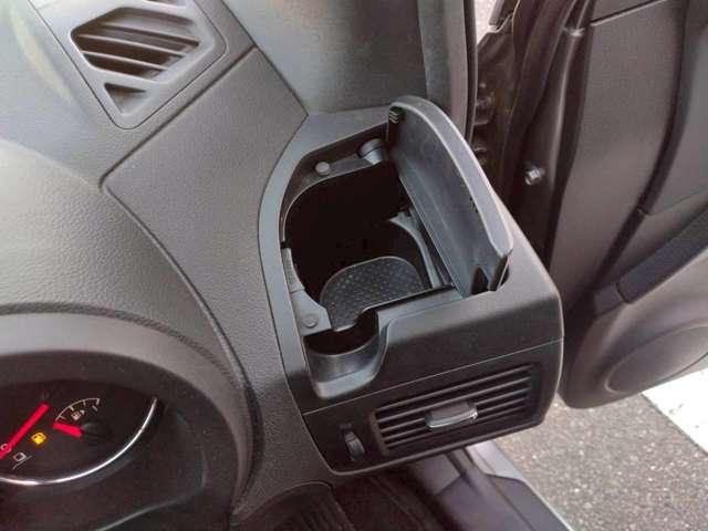 エクストレイル ２．０　２０Ｘｔｔ　４ＷＤ　オートクルーズ　前後シートヒーター　取説記録簿　運転席エアバック　ＡＵＴＯエアコン　ＰＳ　キーレスゴー　アルミホイル　ワンオーナー車　Ｗエアバック　切替４ＷＤ　バックビューモニター　ＰＷ　Ｓキー　ナビ＆ＴＶ　クルコン　メモリーナビ（16枚目）