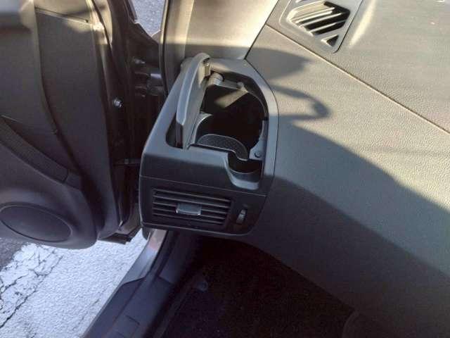 エクストレイル ２．０　２０Ｘｔｔ　４ＷＤ　オートクルーズ　前後シートヒーター　取説記録簿　運転席エアバック　ＡＵＴＯエアコン　ＰＳ　キーレスゴー　アルミホイル　ワンオーナー車　Ｗエアバック　切替４ＷＤ　バックビューモニター　ＰＷ　Ｓキー　ナビ＆ＴＶ　クルコン　メモリーナビ（17枚目）