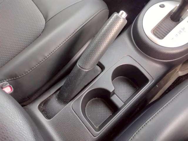 エクストレイル ２．０　２０Ｘｔｔ　４ＷＤ　オートクルーズ　前後シートヒーター　取説記録簿　運転席エアバック　ＡＵＴＯエアコン　ＰＳ　キーレスゴー　アルミホイル　ワンオーナー車　Ｗエアバック　切替４ＷＤ　バックビューモニター　ＰＷ　Ｓキー　ナビ＆ＴＶ　クルコン　メモリーナビ（18枚目）